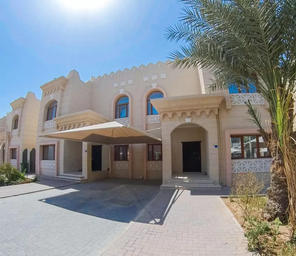 Résidentiel Propriété prête 5 chambres U / f Villa à Compound  a louer au Al-Sadd , Doha #12290 - 1  image 