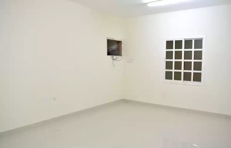 Wohn Klaar eigendom 3 Schlafzimmer U/F Wohnung  zu vermieten in Doha #12297 - 1  image 