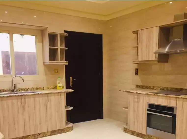 Residencial Listo Propiedad 6 habitaciones U / F Villa Standerlone  alquiler en Doha #12399 - 1  image 