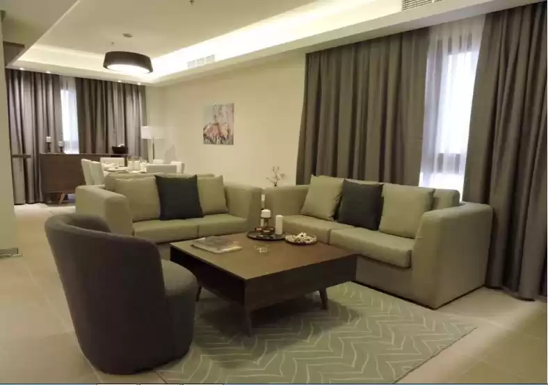yerleşim Hazır Mülk 2 yatak odası F/F Apartman  kiralık içinde Doha #12401 - 1  image 