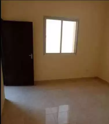Жилой Готовая недвижимость 2 спальни С/Ж Квартира  в аренду в Доха #12404 - 1  image 