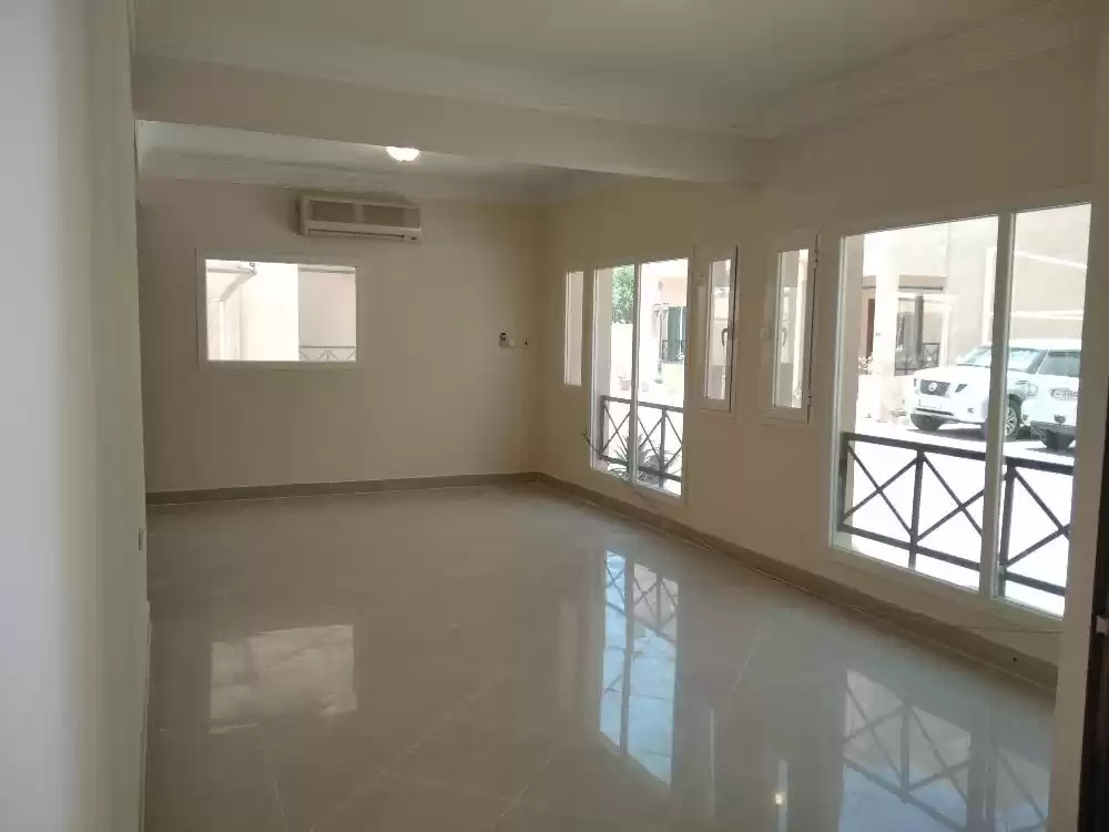 Résidentiel Propriété prête 3 chambres U / f Villa à Compound  a louer au Al-Sadd , Doha #12418 - 1  image 