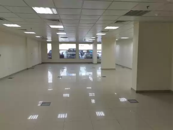 Commercial Propriété prête S / F Bureau  a louer au Doha #12432 - 1  image 