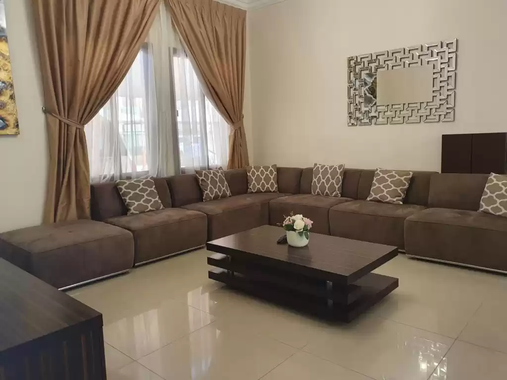 Жилой Готовая недвижимость 4 спальни Ж/Ж Вилла в комплексе  в аренду в Аль-Садд , Доха #12493 - 1  image 