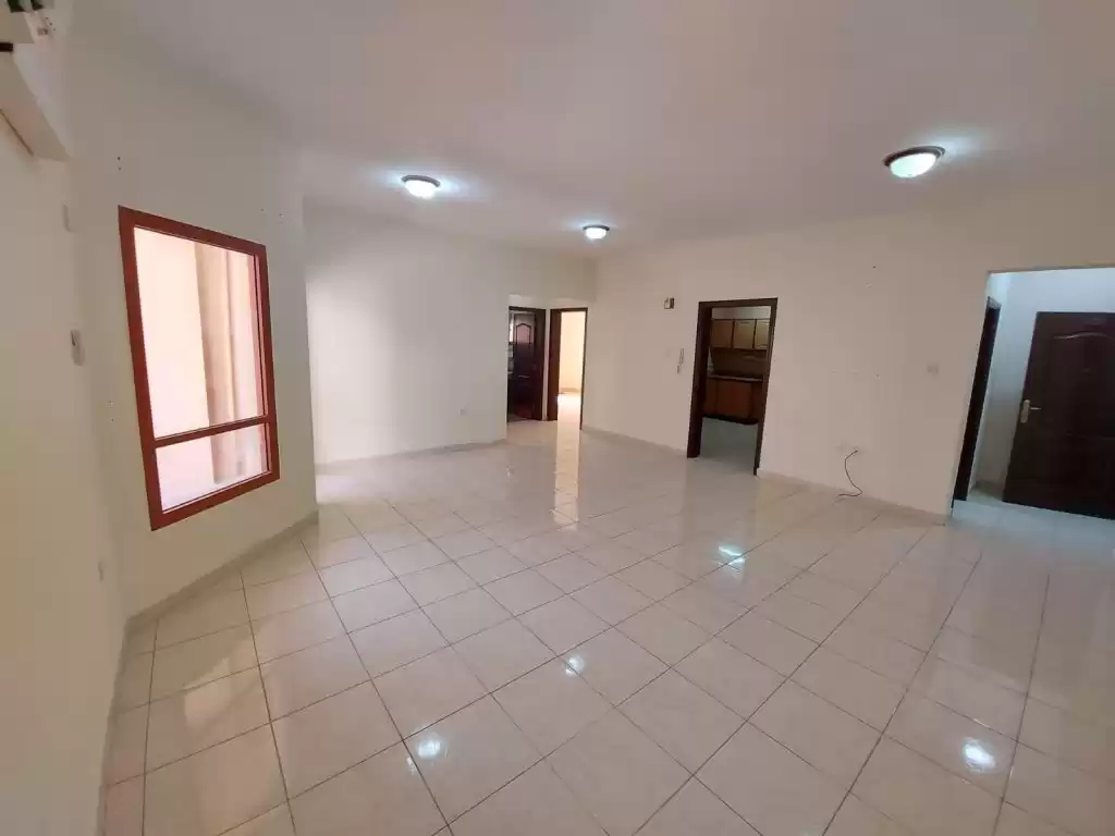 Residential Ready Property 2 Bedrooms U/F Apartment  for rent in Al Sadd , Doha #12514 - 1  image 
