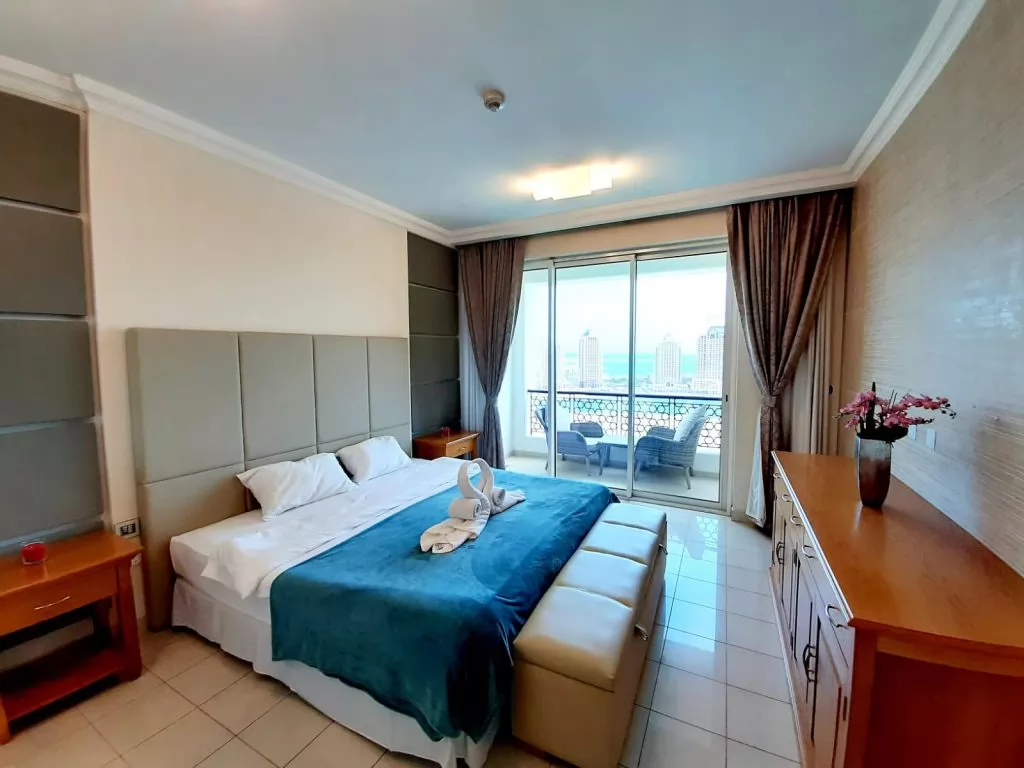 Residential Ready Property 2 Bedrooms F/F Apartment  for rent in The-Pearl-Qatar , Doha-Qatar #12520 - 1  image 