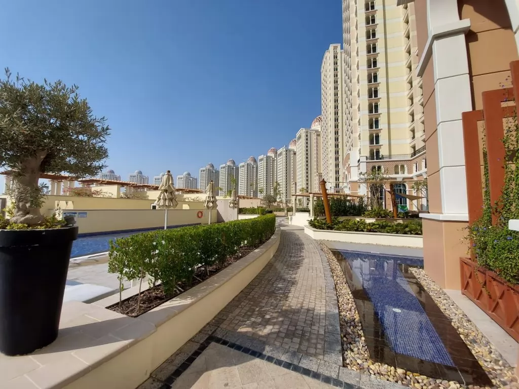 Residential Property 3 Bedrooms F/F Apartment  for rent in The-Pearl-Qatar , Doha-Qatar #12533 - 1  image 