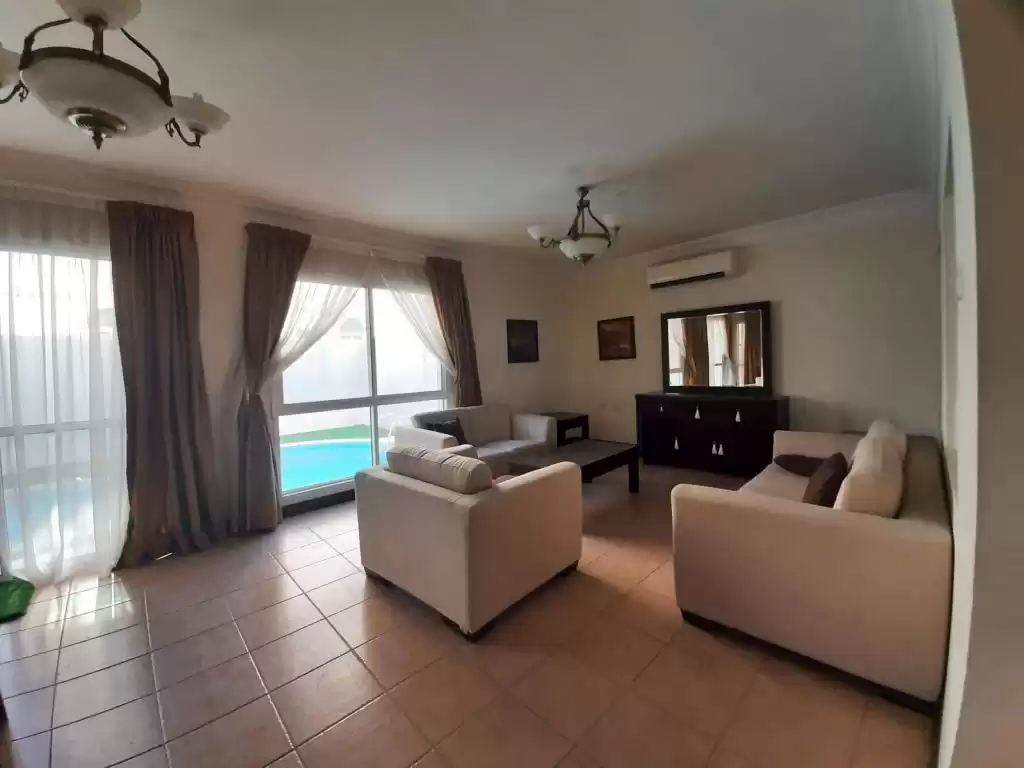 Residencial Listo Propiedad 4 habitaciones S / F Villa en Compound  alquiler en al-sad , Doha #12560 - 1  image 