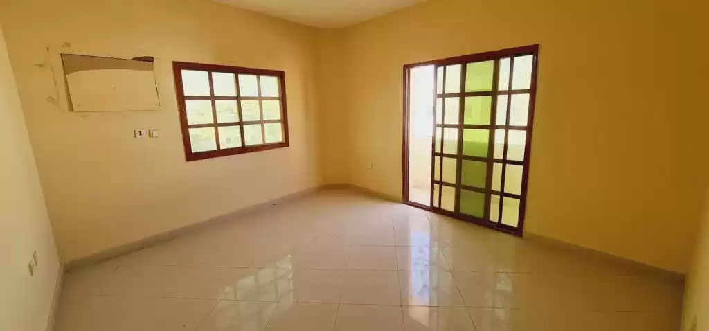 Residential Ready Property 2 Bedrooms U/F Apartment  for rent in Al Sadd , Doha #12572 - 1  image 