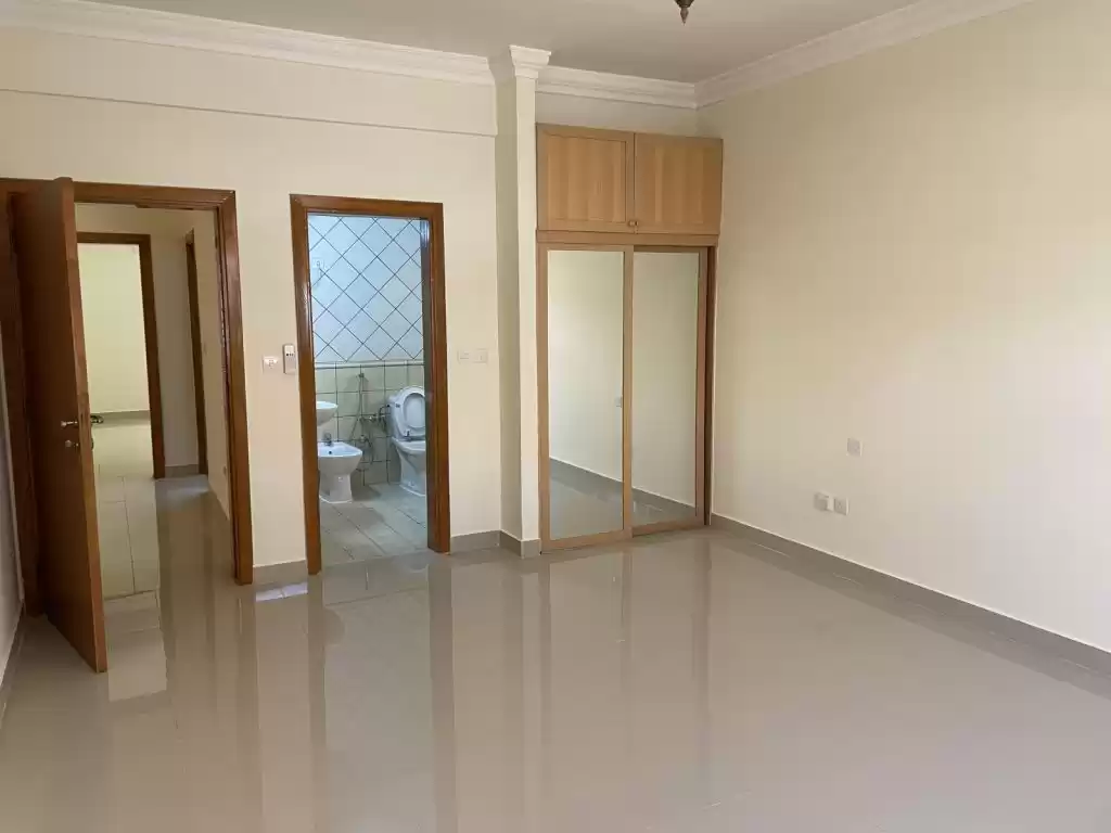 Résidentiel Propriété prête 3 chambres S / F Appartement  a louer au Al-Sadd , Doha #12591 - 1  image 