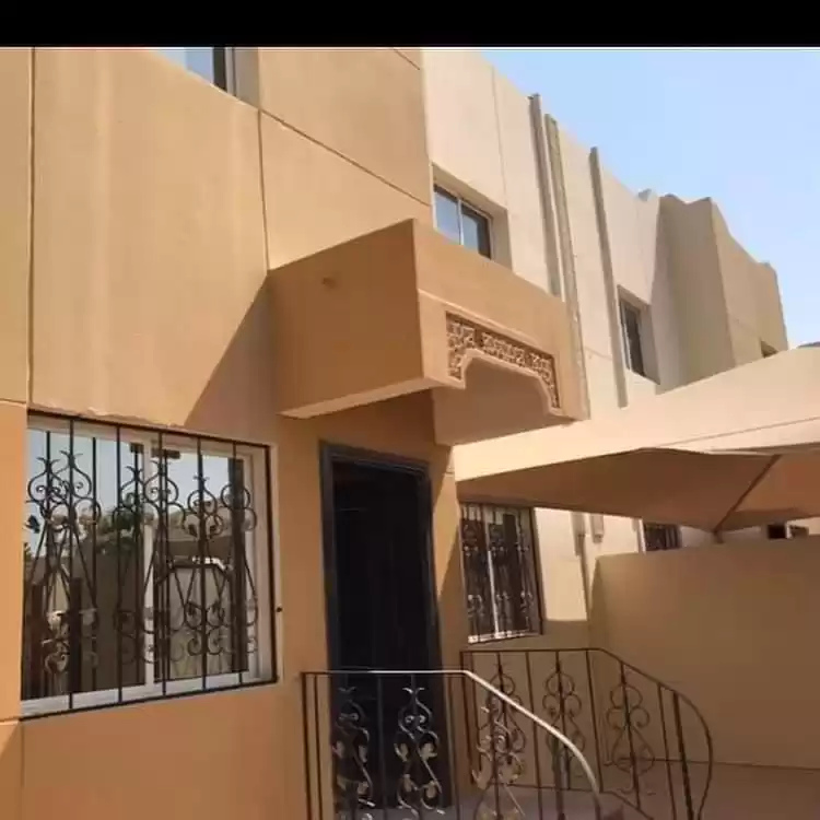 Residencial Listo Propiedad 3 dormitorios F / F Villa en Compound  alquiler en al-sad , Doha #12594 - 1  image 