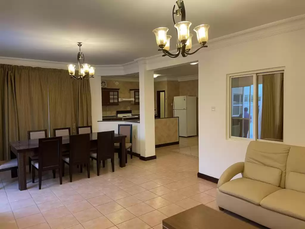 Résidentiel Propriété prête 4 chambres S / F Villa à Compound  a louer au Al-Sadd , Doha #12595 - 1  image 