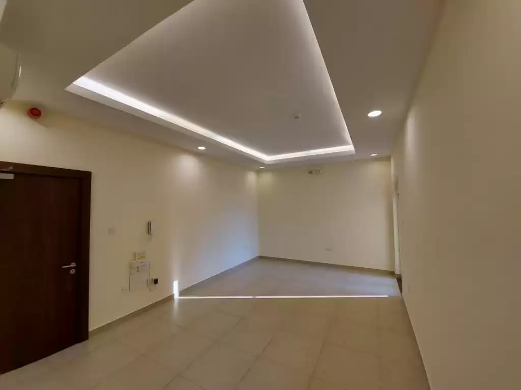 Жилой Готовая недвижимость 2 спальни Н/Ф Квартира  в аренду в Аль-Садд , Доха #12600 - 1  image 