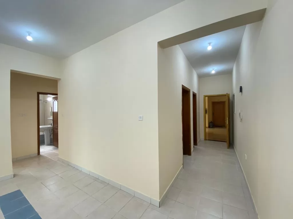 Residential Ready Property 2 Bedrooms U/F Apartment  for rent in Al Sadd , Doha #12606 - 1  image 