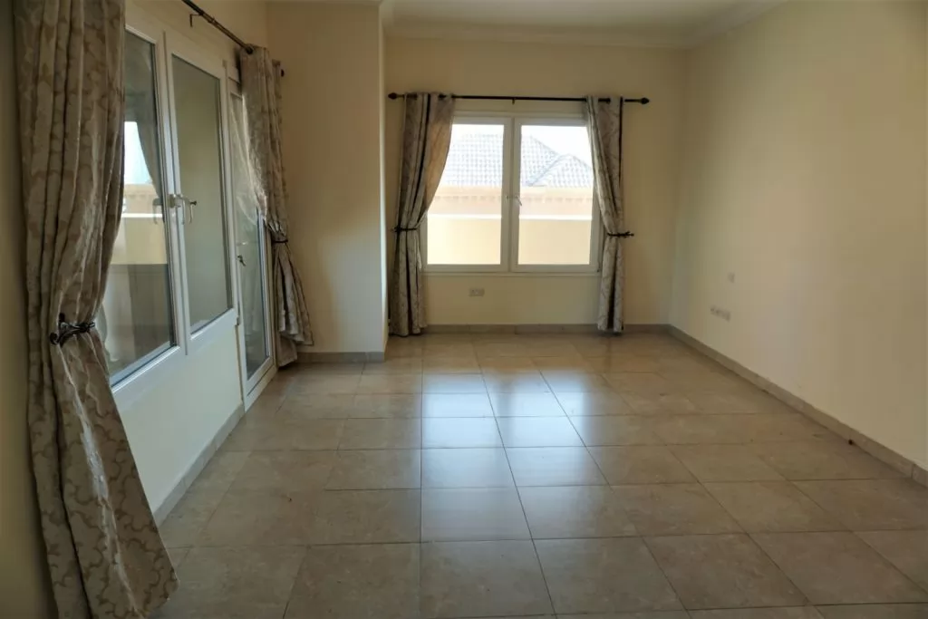 Residential Ready Property 2 Bedrooms S/F Apartment  for rent in The-Pearl-Qatar , Doha-Qatar #12613 - 1  image 