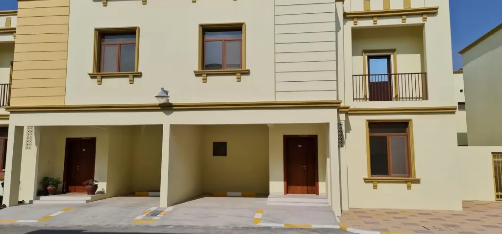 Residential Ready Property 3 Bedrooms U/F Villa in Compound  for rent in Al-Khor #12620 - 1  image 