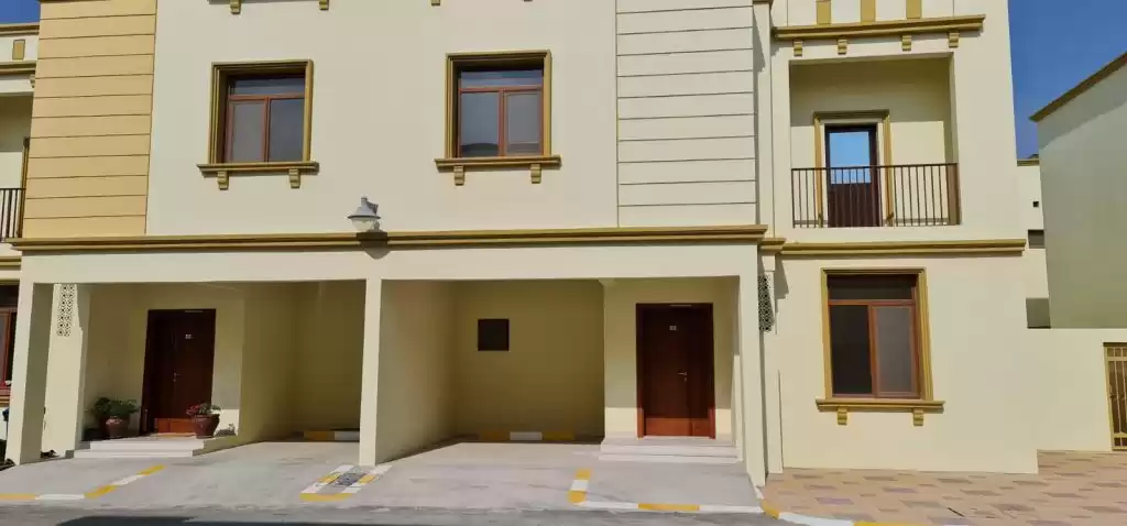 Жилой Готовая недвижимость 3 спальни Н/Ф Вилла в комплексе  в аренду в Аль-Садд , Доха #12620 - 1  image 