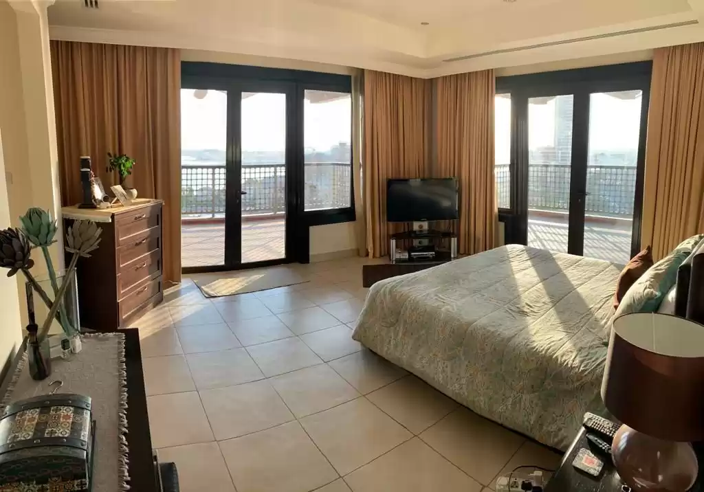 yerleşim Hazır Mülk 2 yatak odası F/F Apartman  kiralık içinde Al Sadd , Doha #12634 - 1  image 