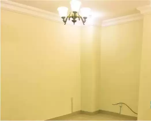 Wohn Klaar eigendom 2 Schlafzimmer U/F Wohnung  zu vermieten in Al Sadd , Doha #12643 - 1  image 