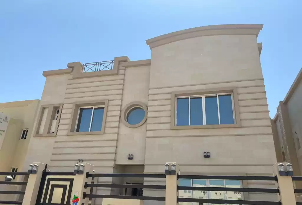 Résidentiel Propriété prête 6 chambres U / f Villa autonome  a louer au Al-Sadd , Doha #12666 - 1  image 