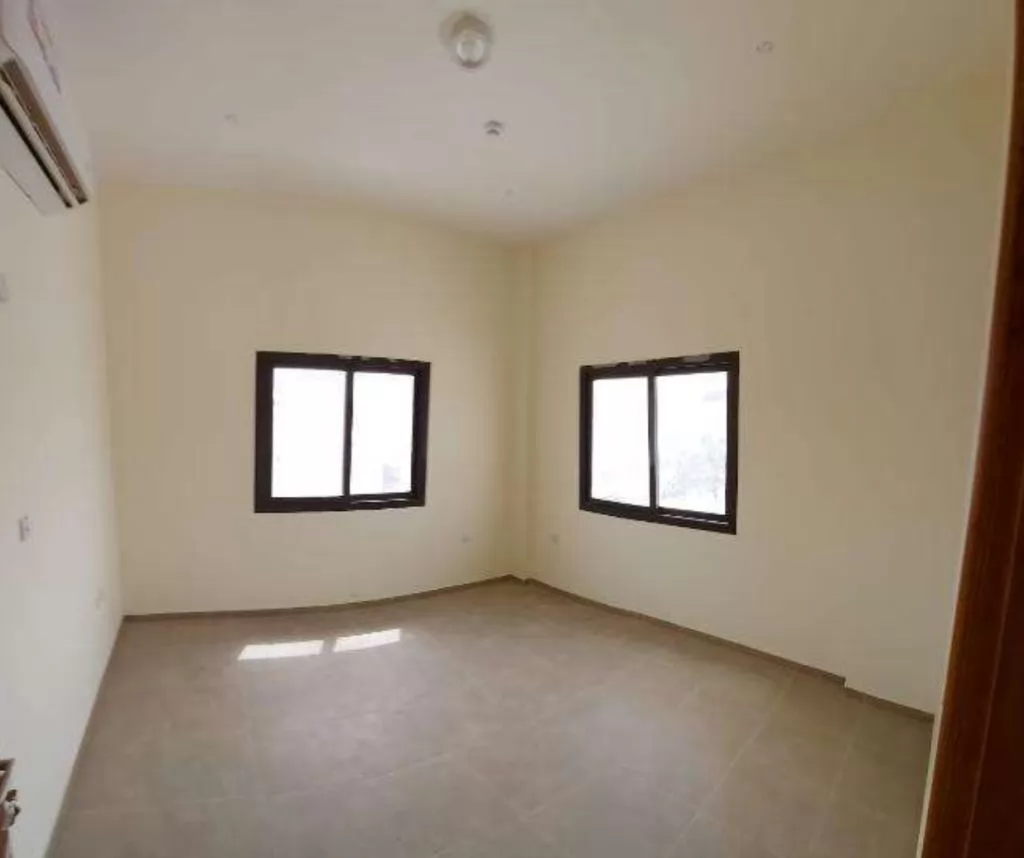 Residential Ready Property 3 Bedrooms U/F Apartment  for rent in Al-Nasr , Doha-Qatar #12671 - 1  image 