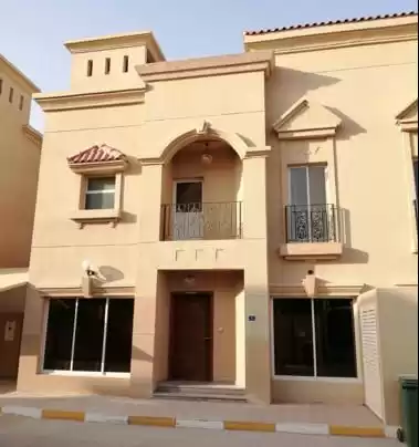 Residencial Listo Propiedad 4 habitaciones S / F Villa en Compound  alquiler en al-sad , Doha #12672 - 1  image 
