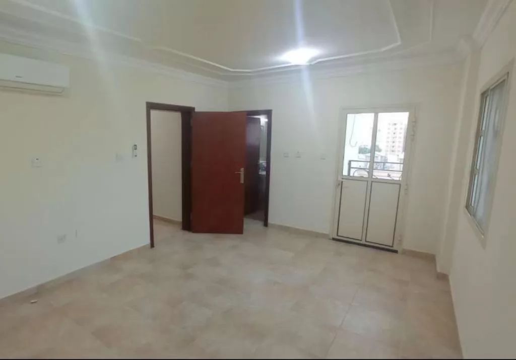 Residential Ready Property 3 Bedrooms U/F Apartment  for rent in Al-Mansoura-Street , Doha-Qatar #12677 - 1  image 