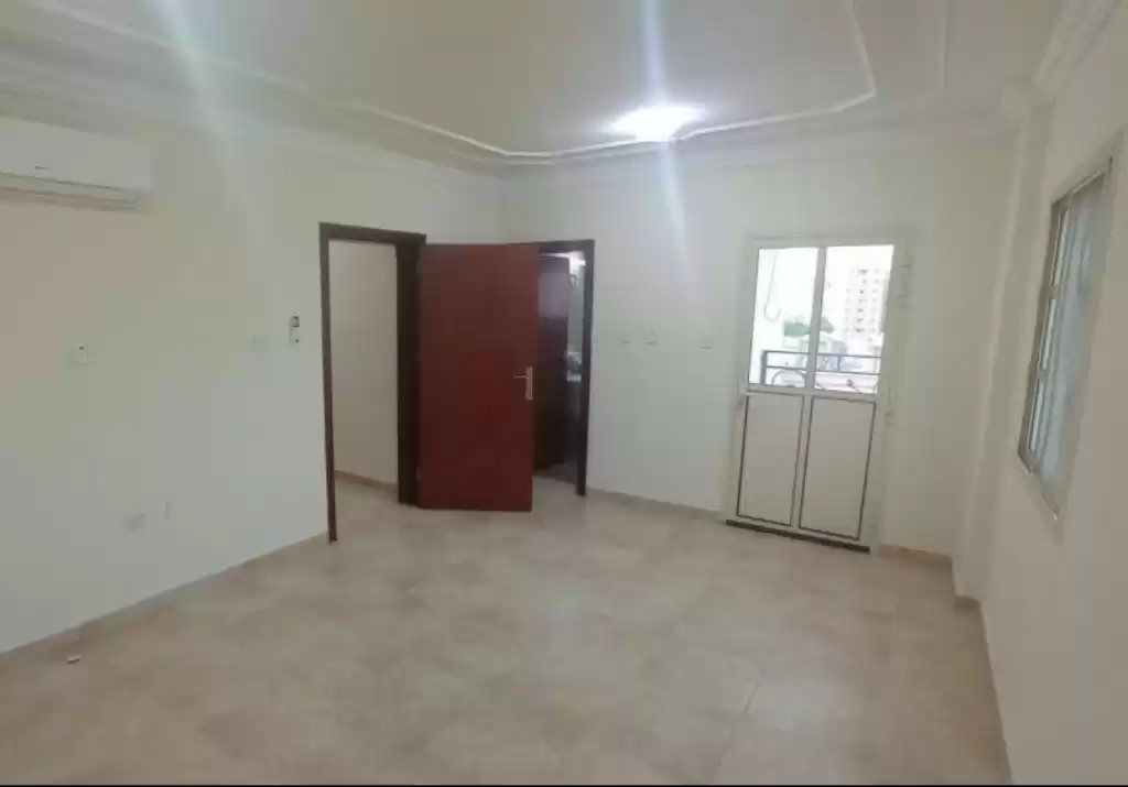Residencial Listo Propiedad 3 dormitorios U / F Apartamento  alquiler en al-sad , Doha #12677 - 1  image 