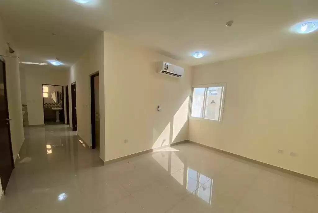 yerleşim Hazır Mülk 2 yatak odası U/F Apartman  kiralık içinde Al Sadd , Doha #12678 - 1  image 
