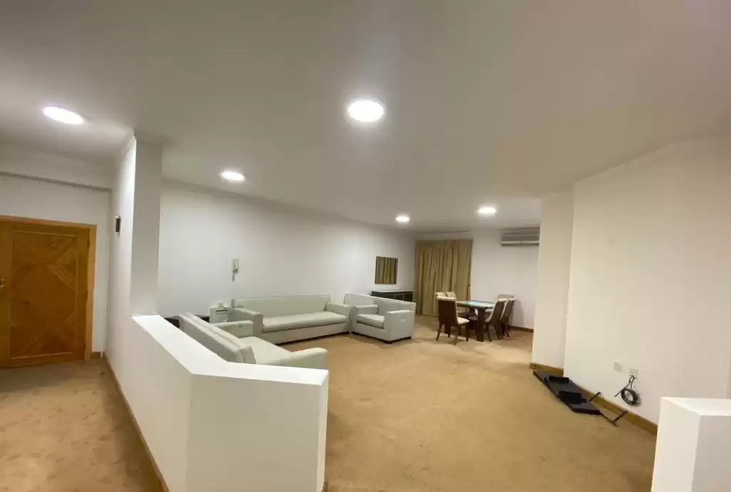 Wohn Klaar eigendom 2 Schlafzimmer F/F Wohnung  zu vermieten in Al Sadd , Doha #12681 - 1  image 