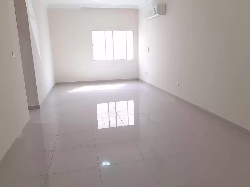 Residential Ready Property 2 Bedrooms U/F Apartment  for rent in Al Sadd , Doha #12685 - 1  image 