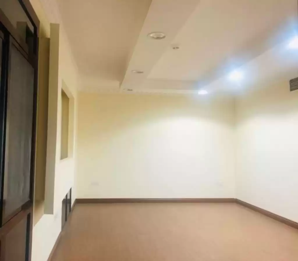 Wohn Klaar eigendom 2 Schlafzimmer U/F Wohnung  zu vermieten in Al Sadd , Doha #12686 - 1  image 
