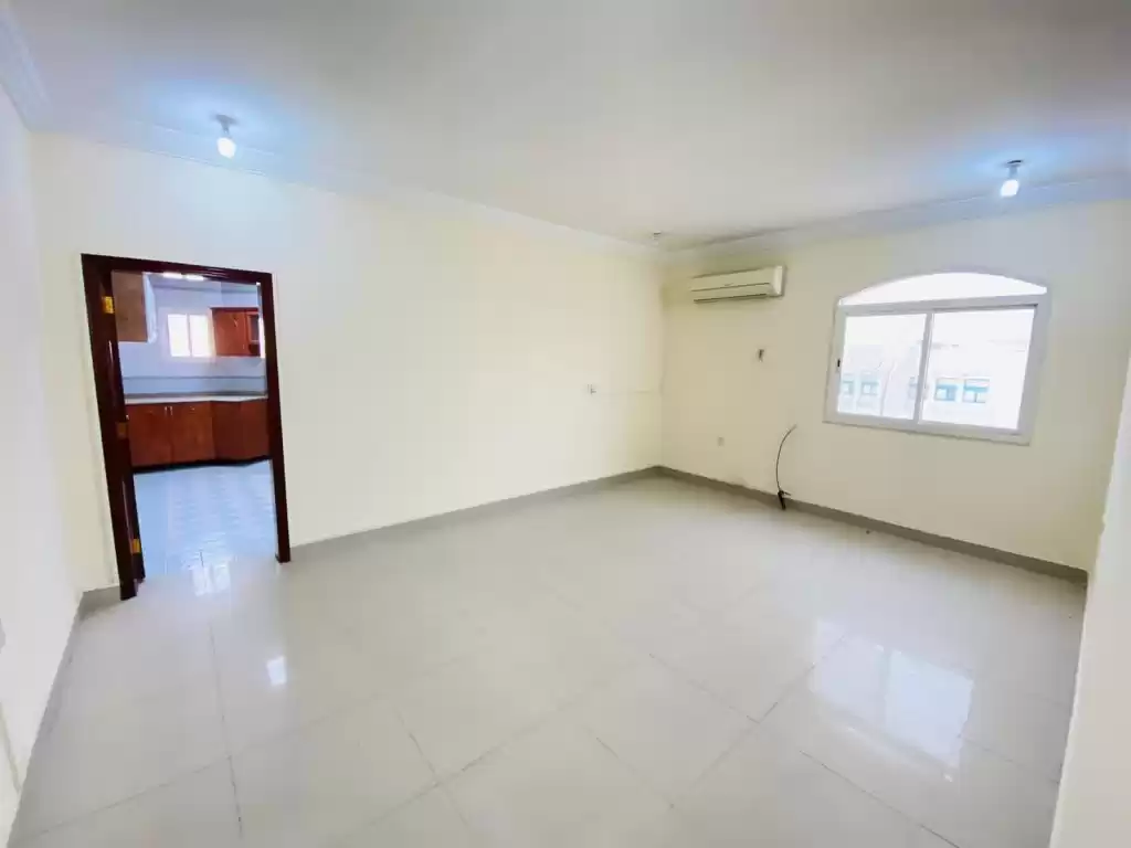 Wohn Klaar eigendom 3 Schlafzimmer U/F Wohnung  zu vermieten in Al Sadd , Doha #12705 - 1  image 