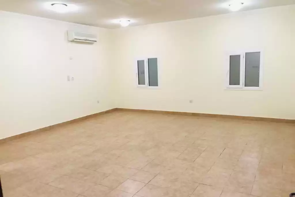 Residential Ready Property 2 Bedrooms U/F Apartment  for rent in Al Sadd , Doha #12713 - 1  image 