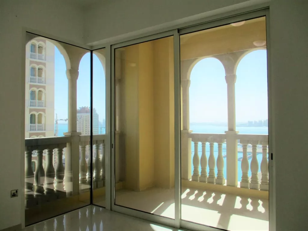 Residential Ready Property 2 Bedrooms S/F Apartment  for rent in The-Pearl-Qatar , Doha-Qatar #12731 - 1  image 