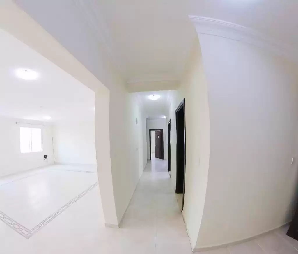 Wohn Klaar eigendom 3 Schlafzimmer U/F Wohnung  zu vermieten in Al Sadd , Doha #12733 - 1  image 