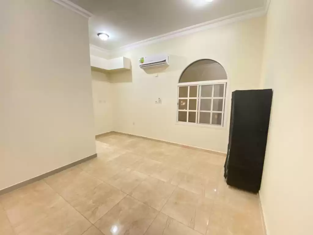 Residential Ready Property 1 Bedroom U/F Apartment  for rent in Al Sadd , Doha #12734 - 1  image 