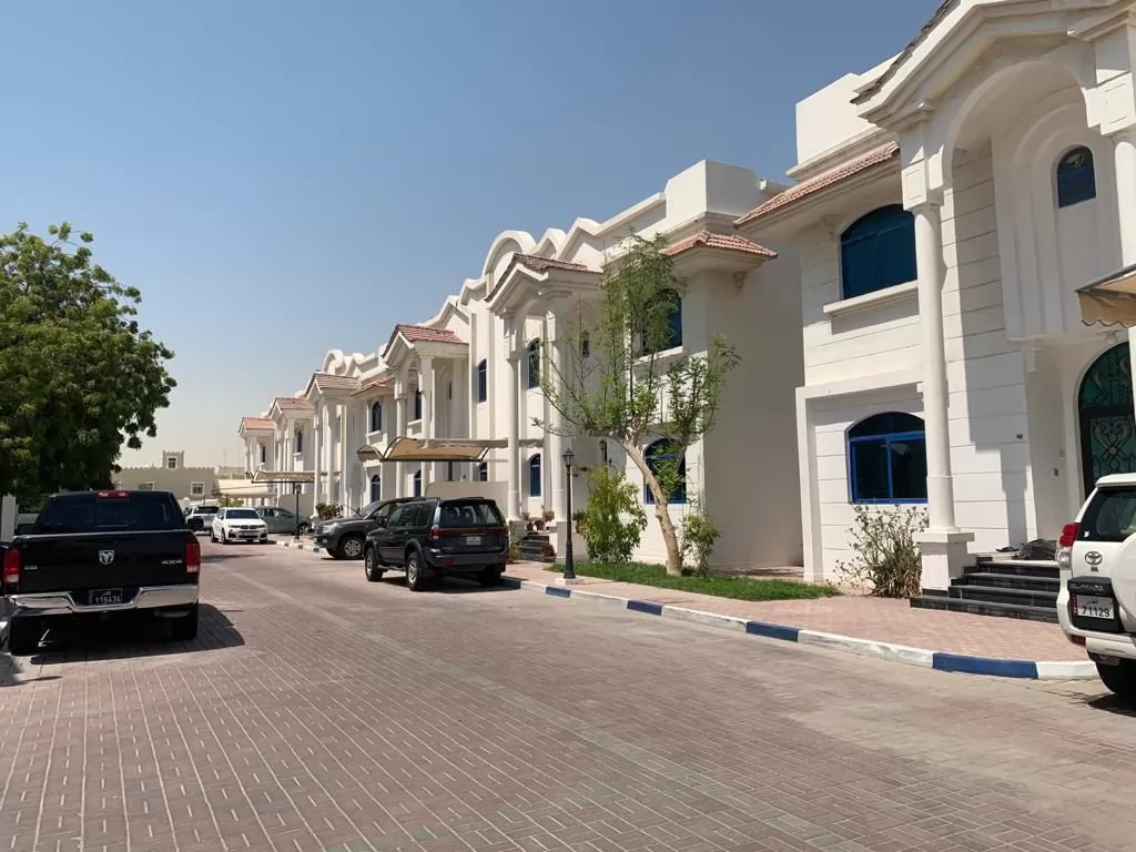 Residential Ready Property 1 Bedroom F/F Apartment  for rent in Al Sadd , Doha #12740 - 1  image 
