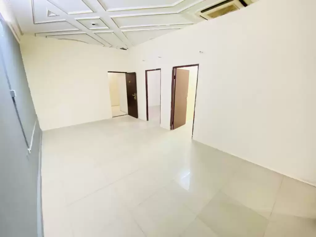 Жилой Готовая недвижимость 2 спальни Н/Ф Квартира  в аренду в Аль-Садд , Доха #12746 - 1  image 