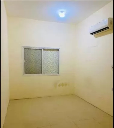 سكني عقار جاهز 1 غرفة  غير مفروش شقة  للإيجار في الدوحة #12767 - 1  صورة 