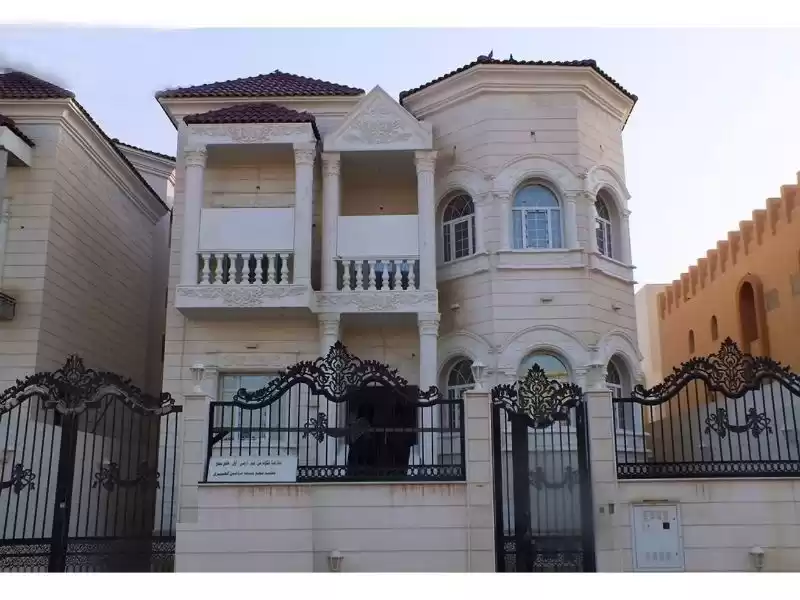 Residential Ready Property 6+maid Bedrooms U/F Standalone Villa  for sale in Al Sadd , Doha #12772 - 1  image 