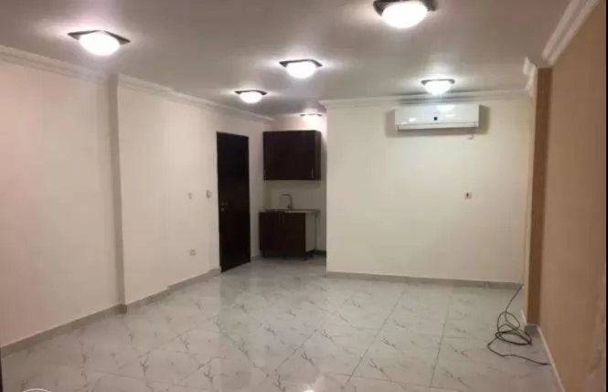 Residential Ready Property Studio S/F Apartment  for rent in Doha #12787 - 1  image 