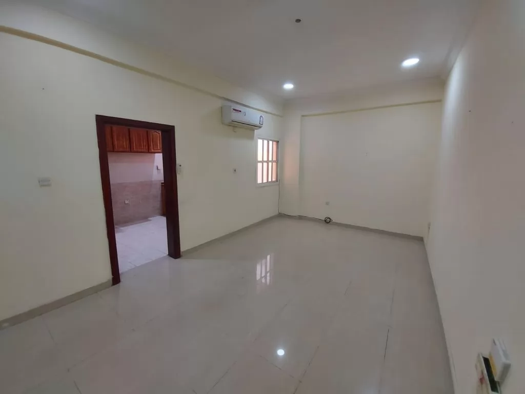 Residential Ready Property 2 Bedrooms U/F Apartment  for rent in Fereej-Bin-Mahmoud , Doha-Qatar #12791 - 1  image 