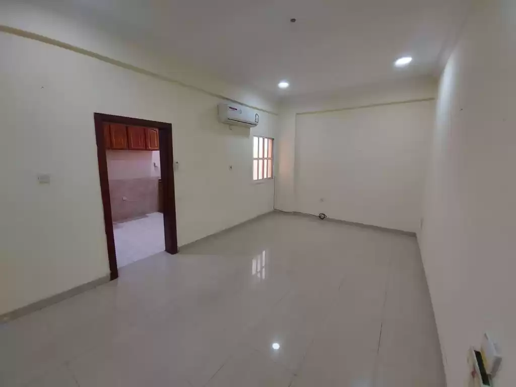 Residential Ready Property 2 Bedrooms U/F Apartment  for rent in Al Sadd , Doha #12791 - 1  image 