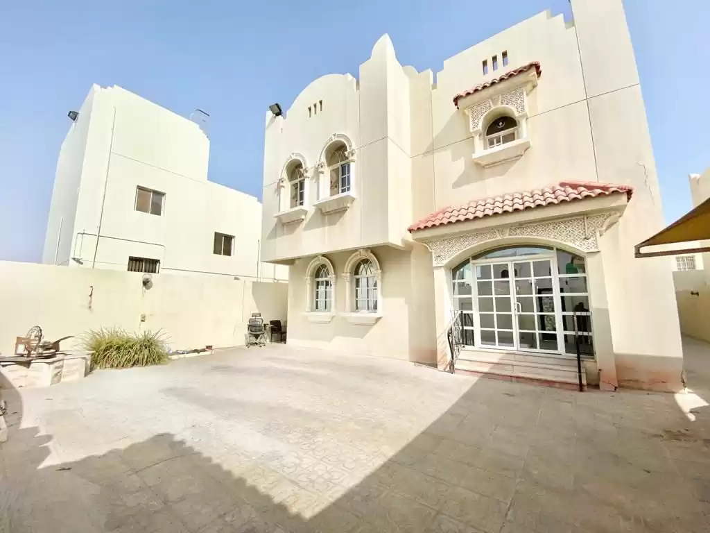 Wohn Klaar eigendom 1 Schlafzimmer U/F Wohnung  zu vermieten in Al Sadd , Doha #12795 - 1  image 