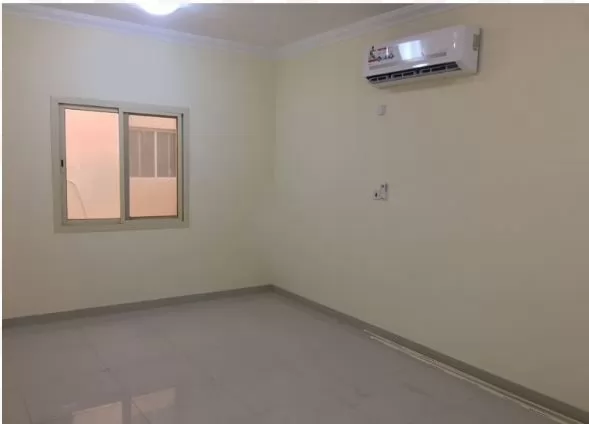 Wohn Klaar eigendom 2 Schlafzimmer U/F Gebouw  zu vermieten in Al Sadd , Doha #12796 - 1  image 