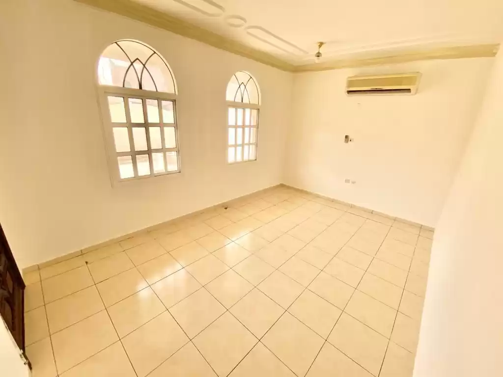 Residential Ready Property 1 Bedroom U/F Apartment  for rent in Al Sadd , Doha #12802 - 1  image 