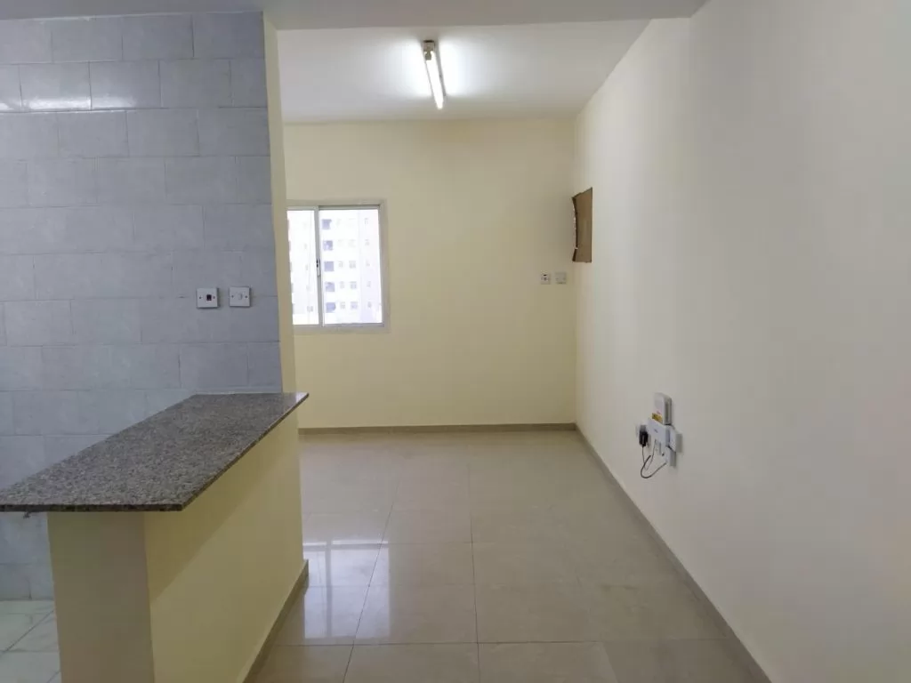 Residential Ready Property 2 Bedrooms U/F Apartment  for rent in Al Sadd , Doha #12813 - 1  image 
