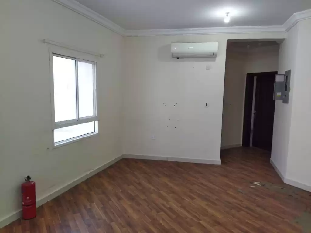 Residential Ready Property 1 Bedroom U/F Apartment  for rent in Al Sadd , Doha #12819 - 1  image 