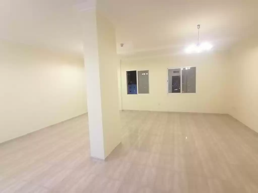 Residential Ready Property 2 Bedrooms U/F Apartment  for rent in Al Sadd , Doha #12830 - 1  image 